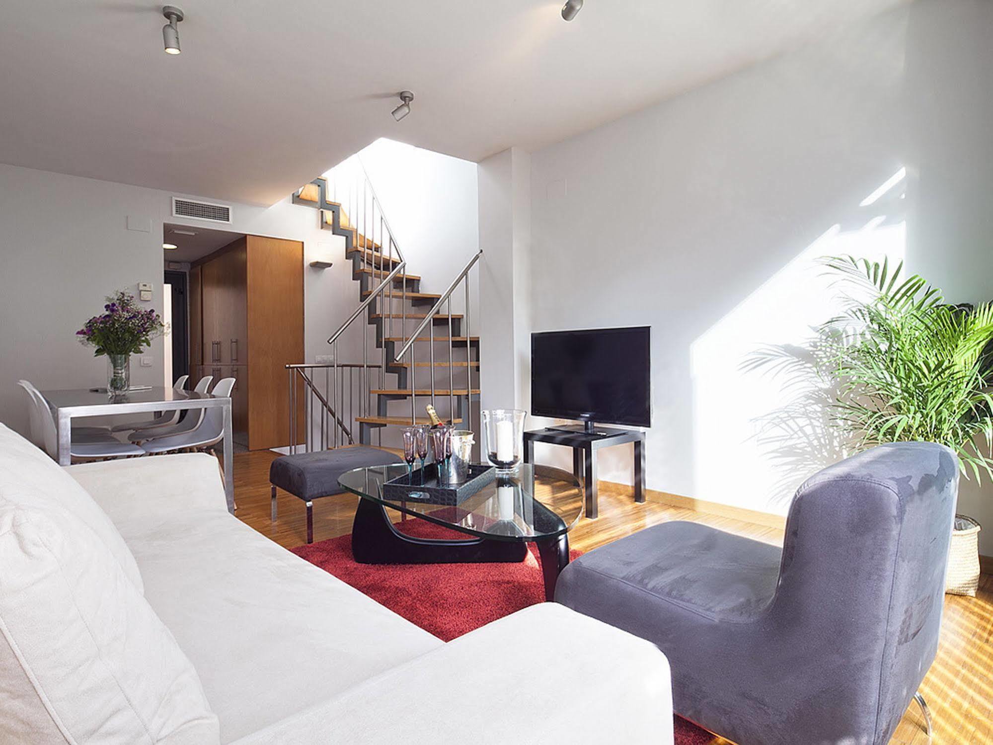 My Space Barcelona Park Gueell Apartments Exterior photo